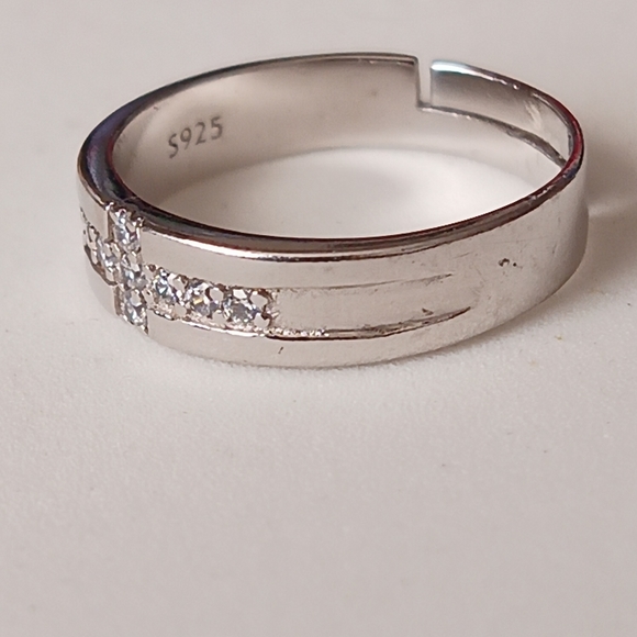 Silver CZ Cross Band Ring - Picture 4 of 6
